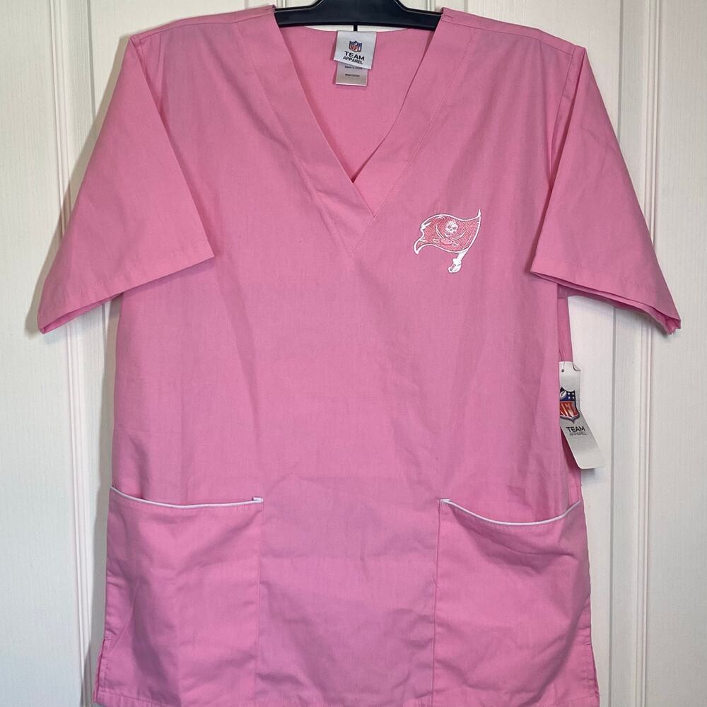 NFL Team Apparel Pink Buccaneers Scrub Top Women’s Small Nurse Medical Shirt